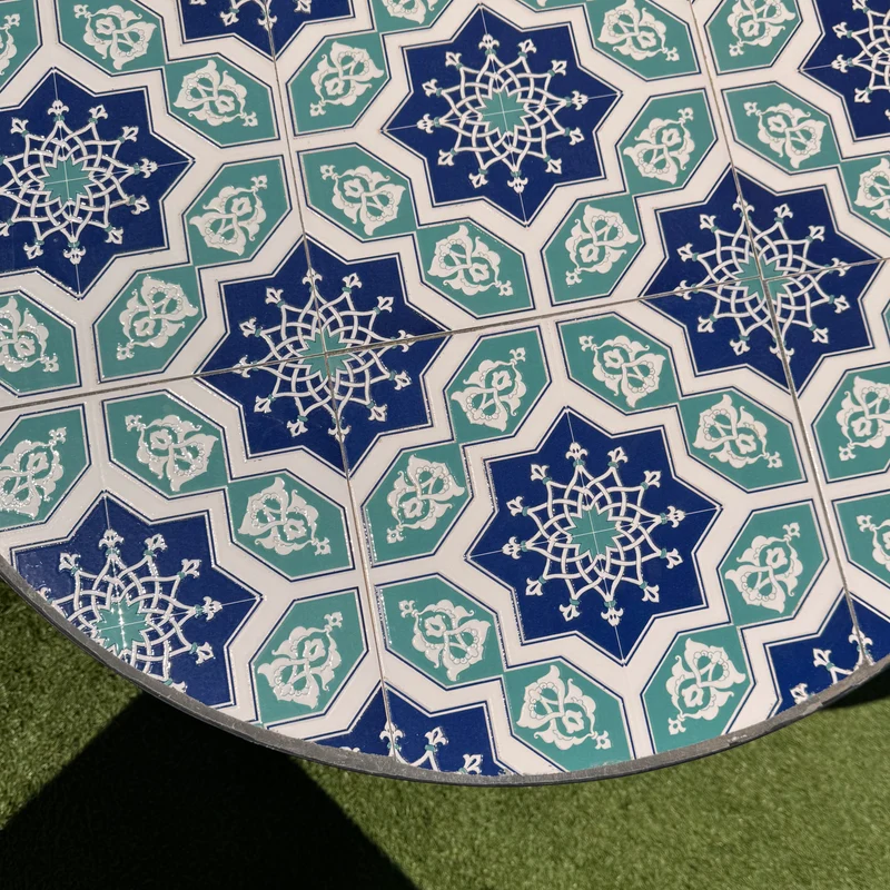 Tavolo rotondo da giardino in metallo con mosaico - Capri