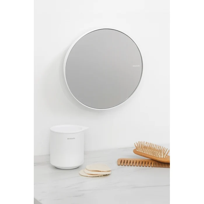Specchio da bagno regolabile