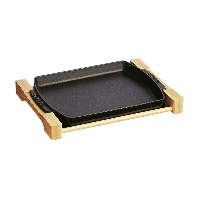Bandeja rectangular de hierro fundido para cocinar y servir con base de madera Staub