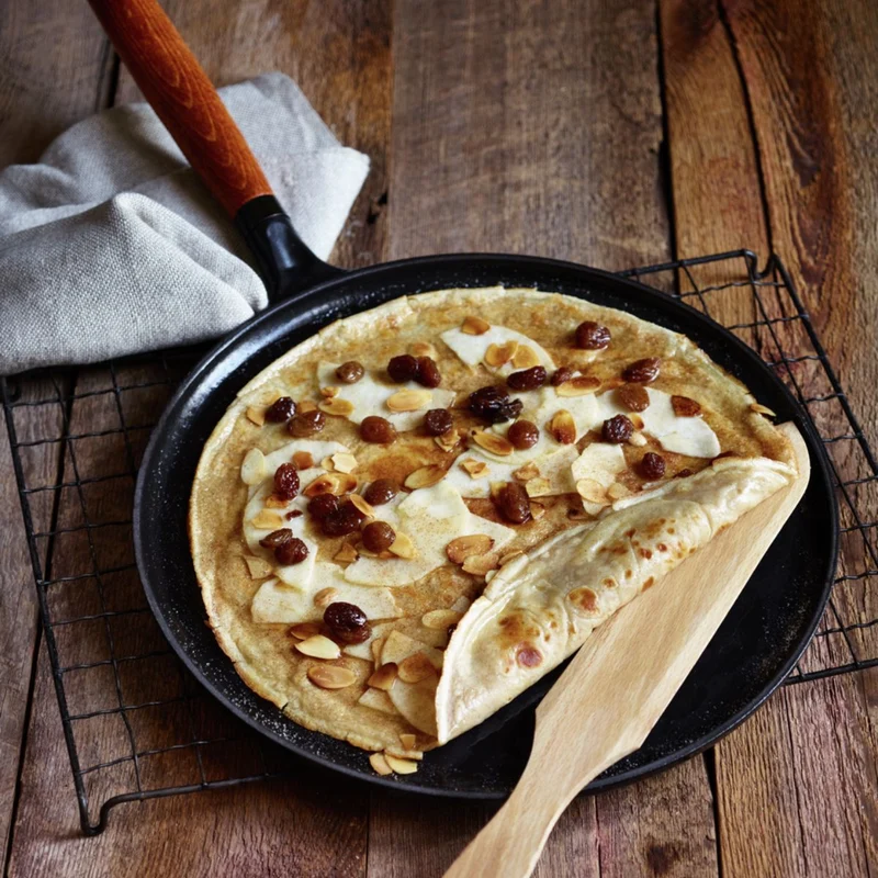 Crepera de hierro fundido con mango de madera Staub