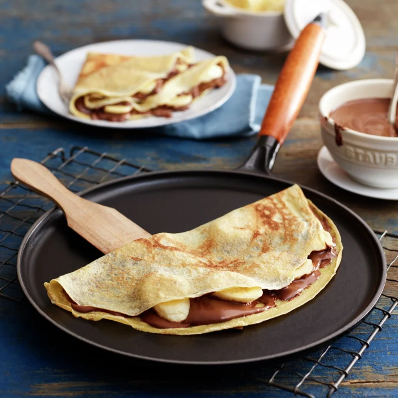 Crepera de hierro fundido con mango de madera Staub