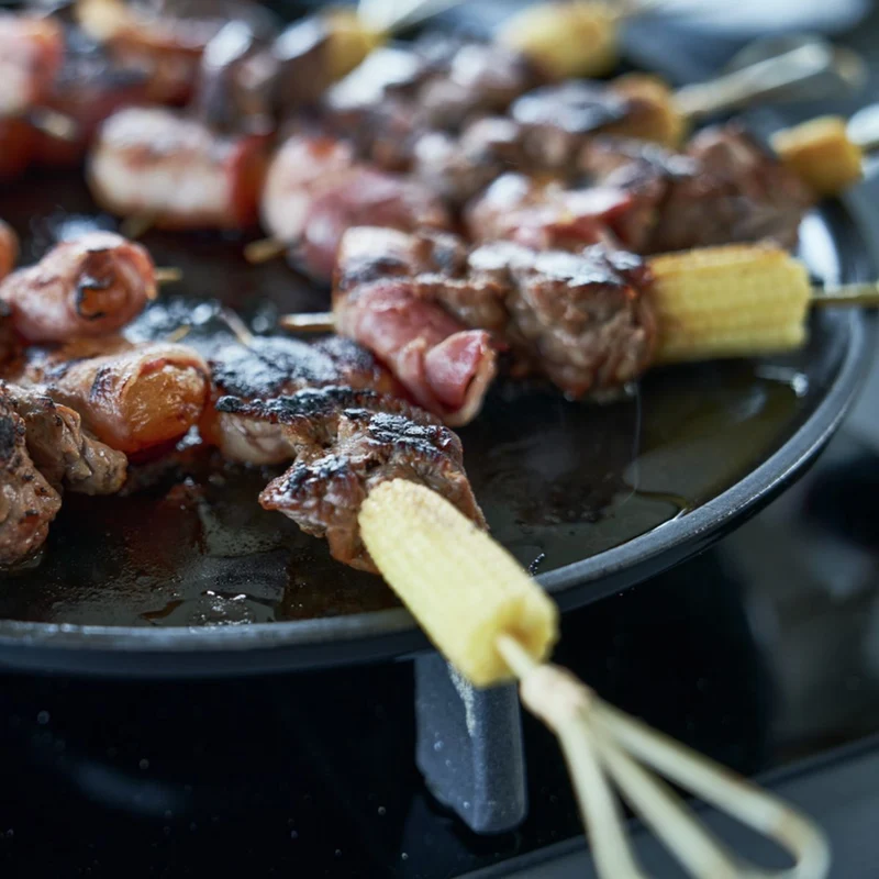 Crepera de hierro fundido con mango de madera Staub