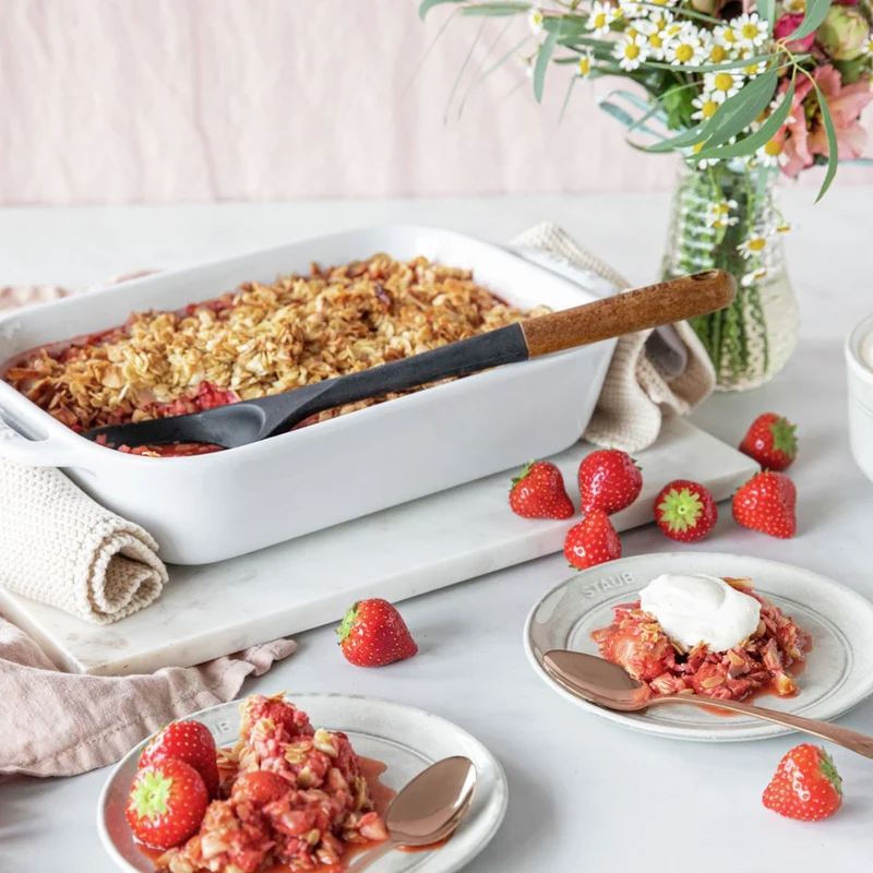Cuchara de silicona para servir con mango de madera Staub
