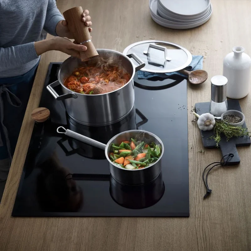 Cazo de acero inoxidable con tapa de cristal Comfort Line WMF