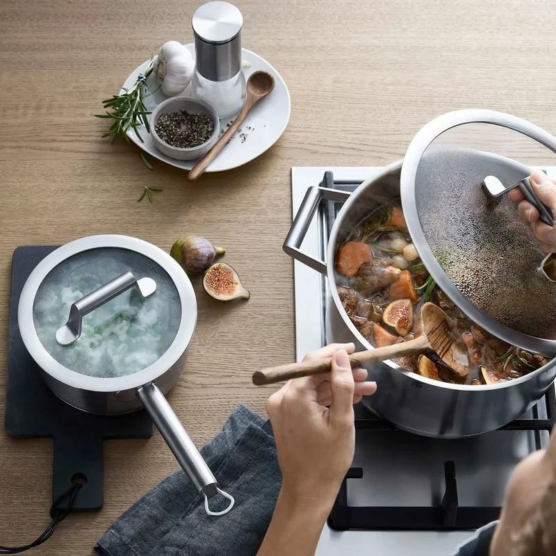 Cazo de acero inoxidable con tapa de cristal Comfort Line WMF