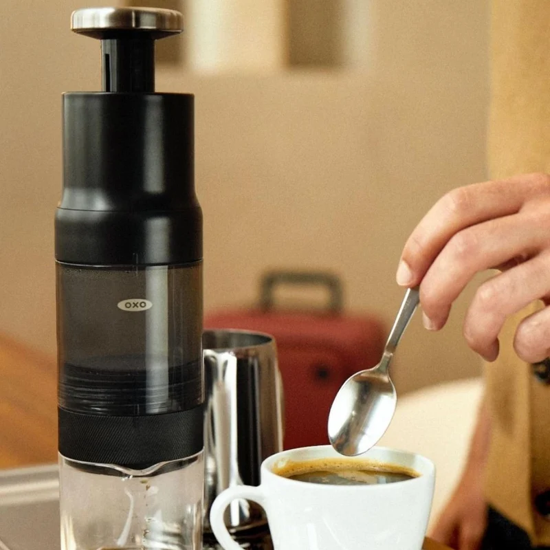 Cafetera portátil manual para café caliente y cold brew Rapid Brewer OXO