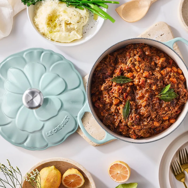 Cocotte redonda de hierro Pétalo Le Creuset