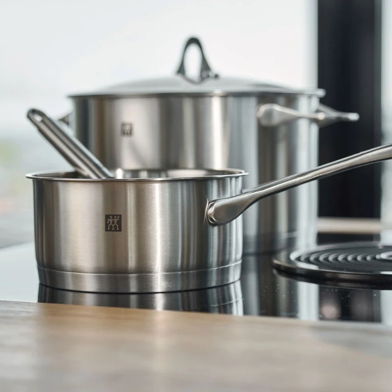 Batería de cocina de 5 piezas inox Essence Zwilling