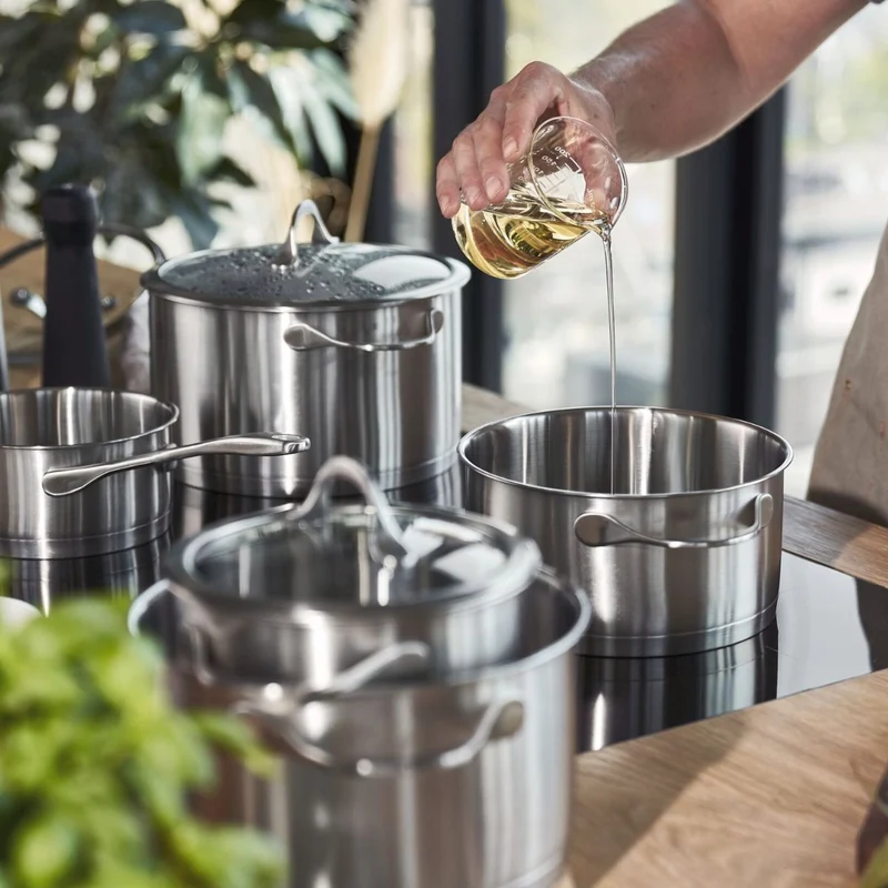 Batería de cocina de 5 piezas inox Essence Zwilling
