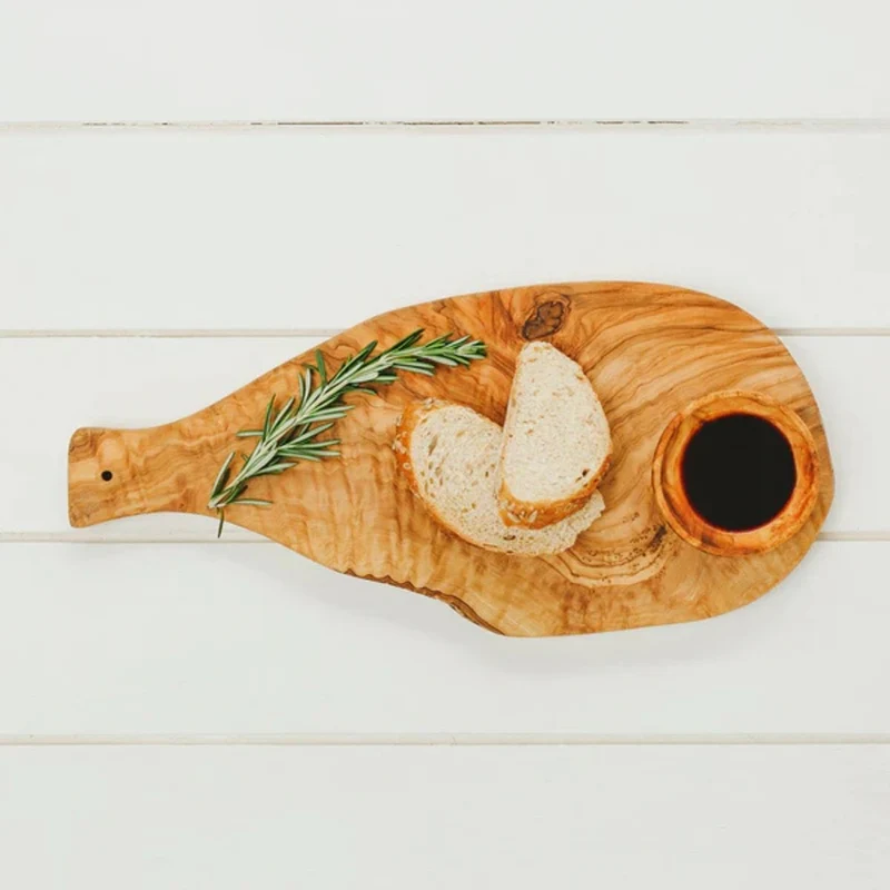 Tabla para cortar y servir de madera de olivo con mango Selbrae