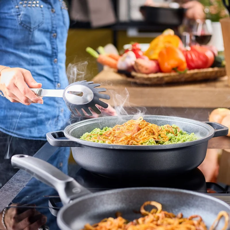 Cuchara para pasta de acero inoxidable con puntas de silicona Rösle