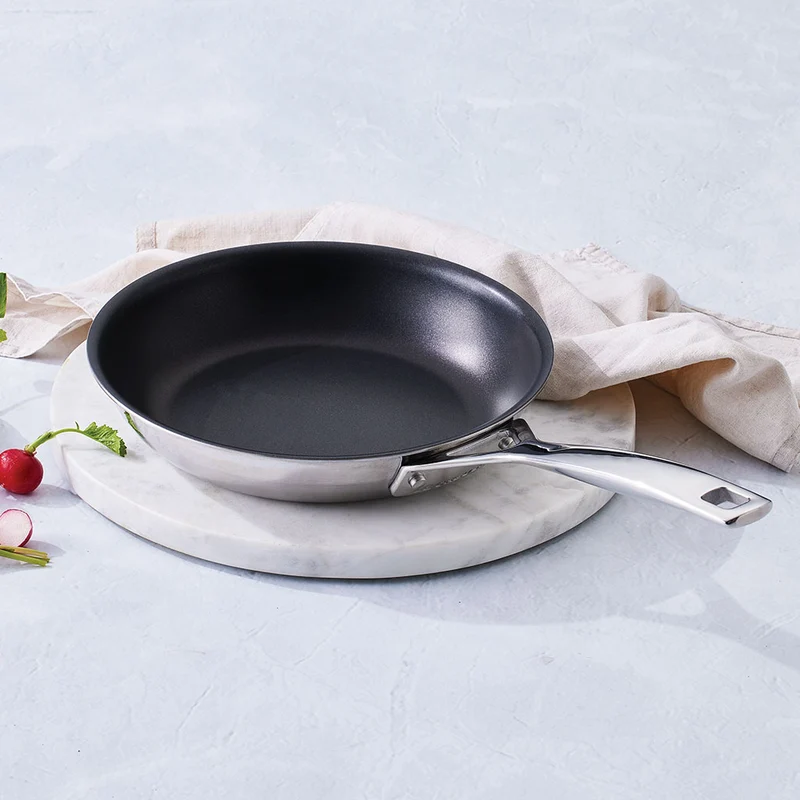 Sartén baja antiadherente 3-PLY Classic Le Creuset