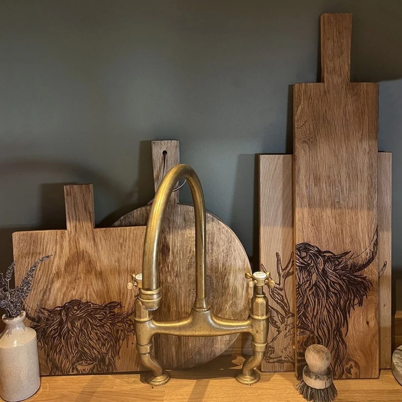 Tabla rectangular para servir y cortar de madera de roble Selbrae