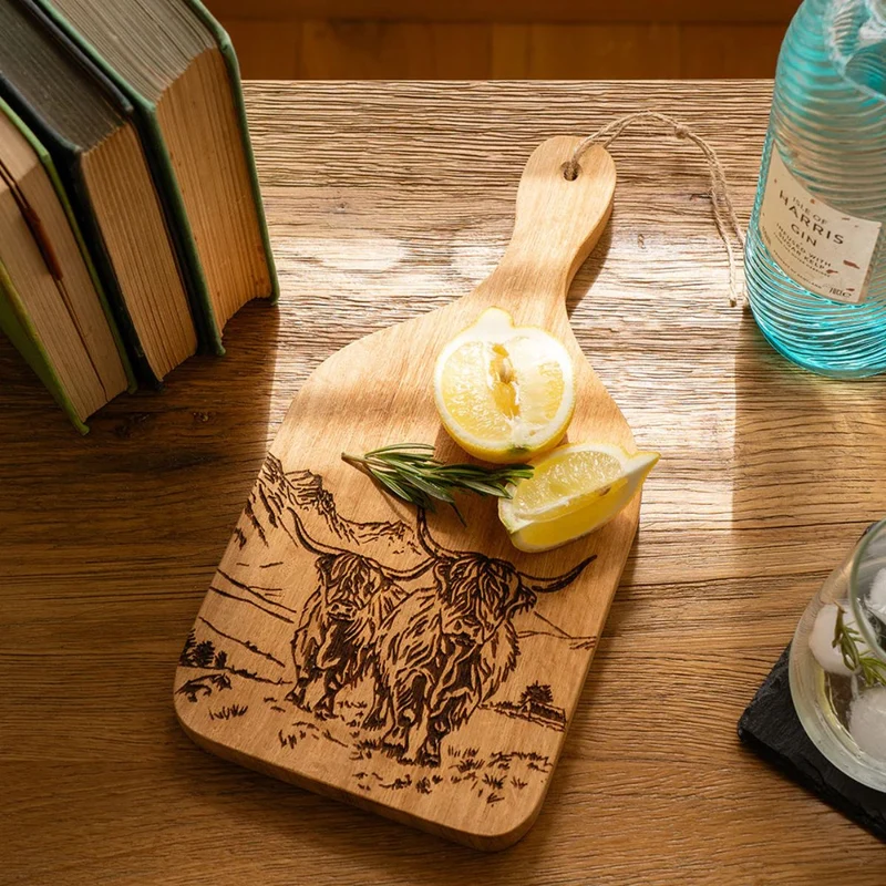 Tabla colgante para cortar y servir de madera de roble Selbrae