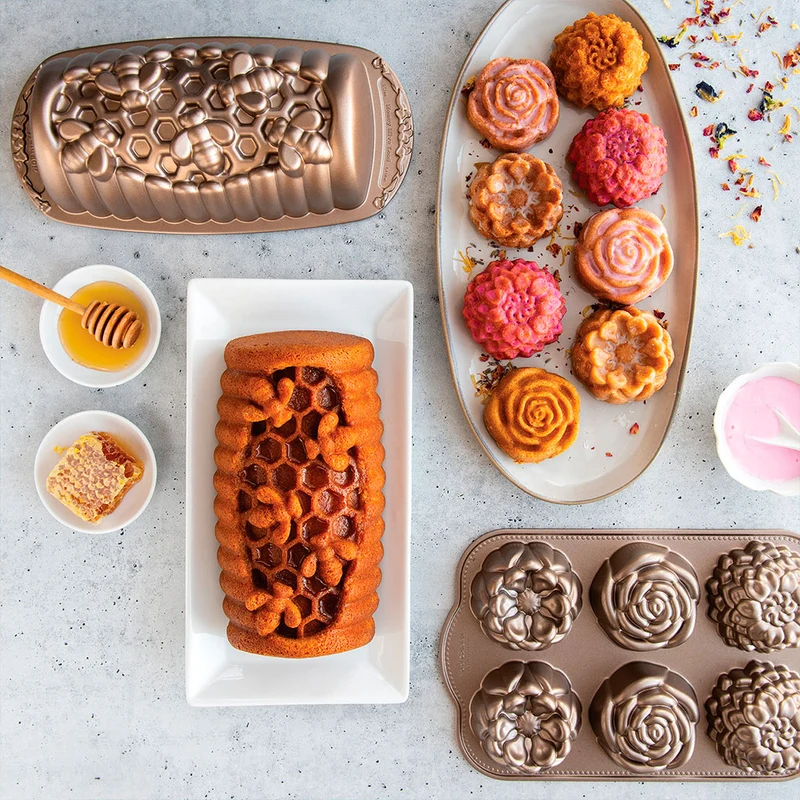 Molde Floral Cakelet Nordic Ware