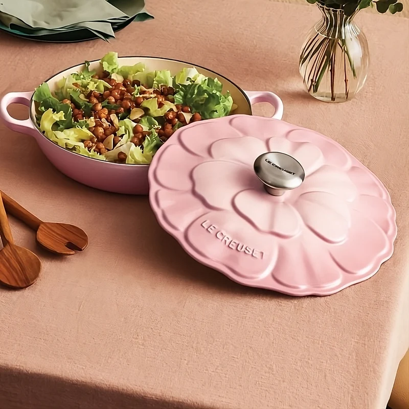 Cocotte baja tipo cacerola de hierro Pétalo Le Creuset