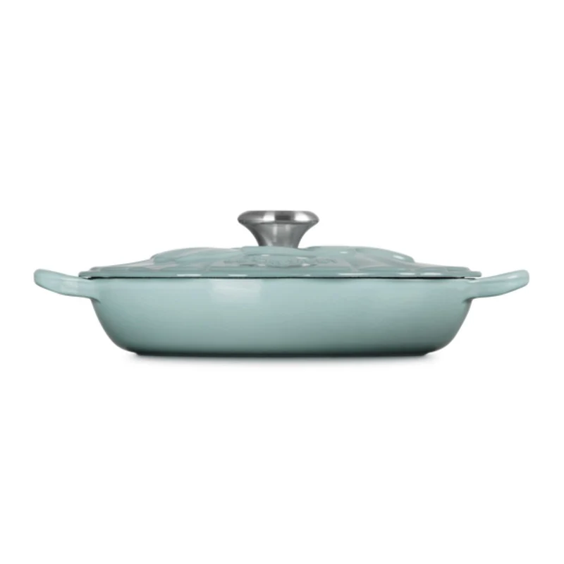 Cocotte baja tipo cacerola de hierro Pétalo Le Creuset