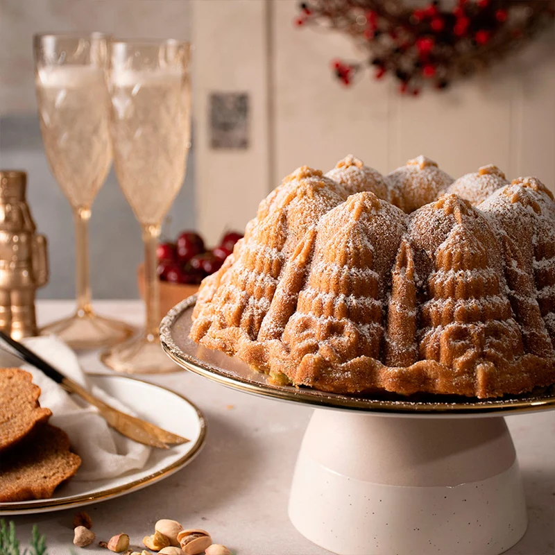 Molde Very Merry plateado Bundt Nordic Ware