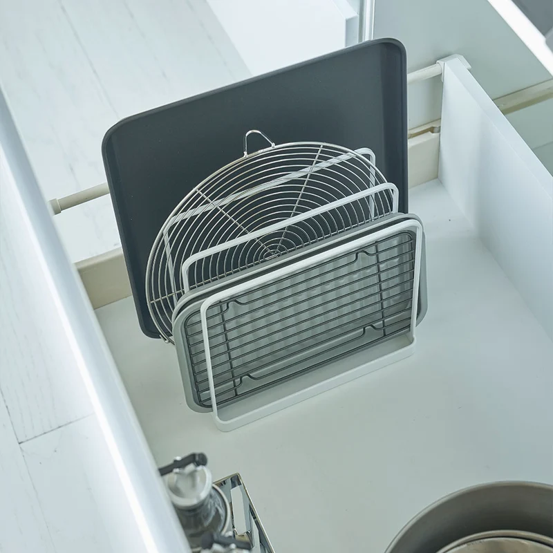 Soporte organizador para tablas y bandejas Yamazaki