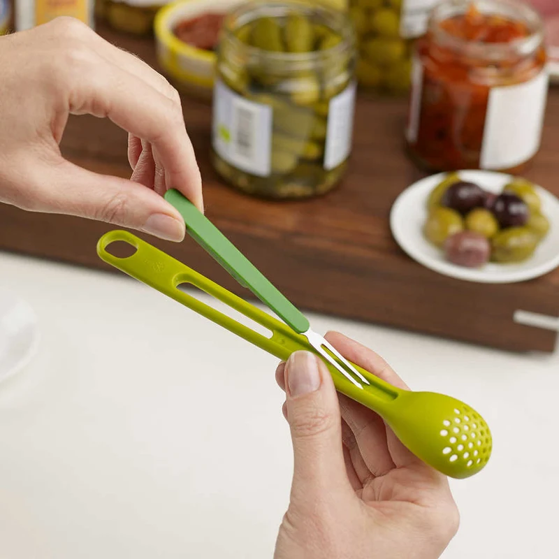 Cuchara colador 2 en 1 Scoop&Pick aceitunas y encurtidos Joseph Joseph