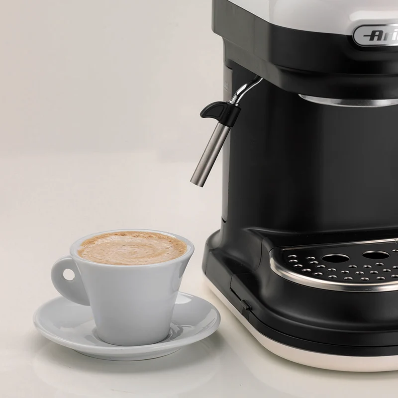 Cafetera Espresso Moderna con molinillo Ariete