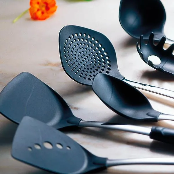 Espátula perforada Black Edition Fissler