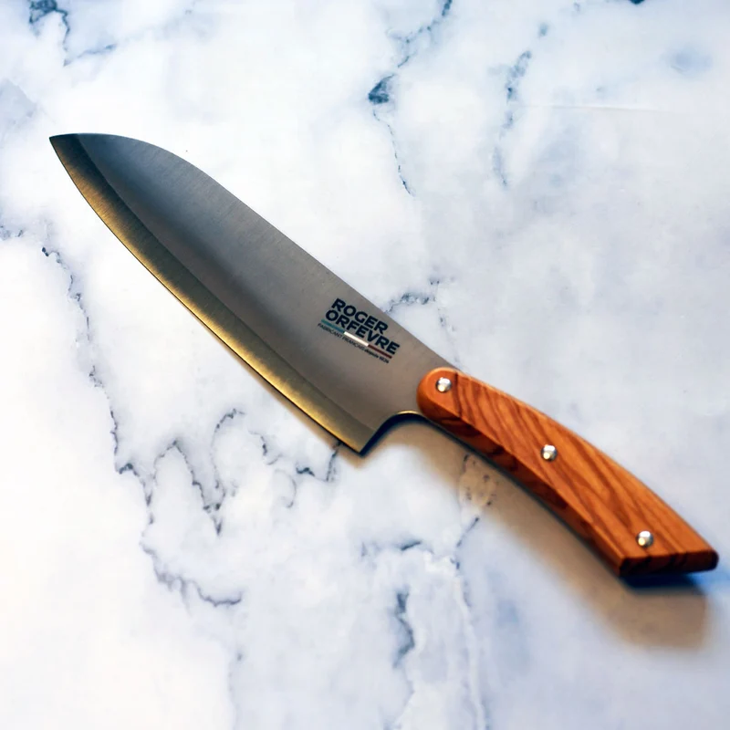 Cuchillo santoku con mango de madera de olivo Roger Orfevre