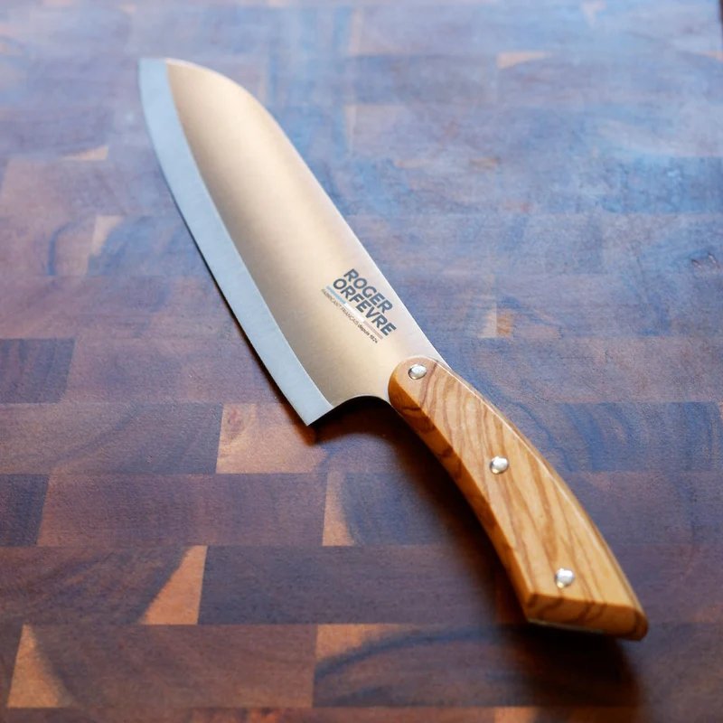 Cuchillo santoku con mango de madera de olivo Roger Orfevre