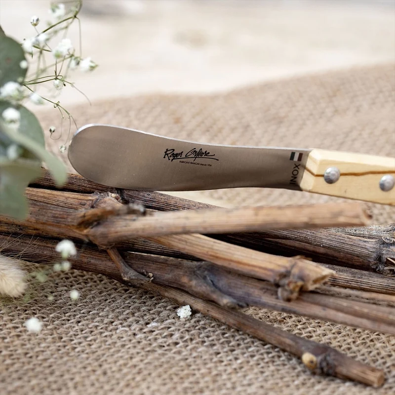 Cuchillo para mantequilla con mango de madera de olivo Roger Orfevre
