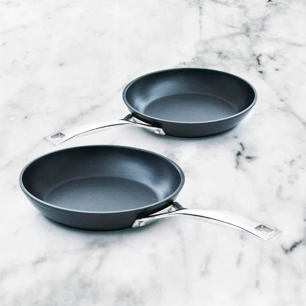 Conjunto dos sartenes antiadherentes PRO 24 y 28cm Le Creuset