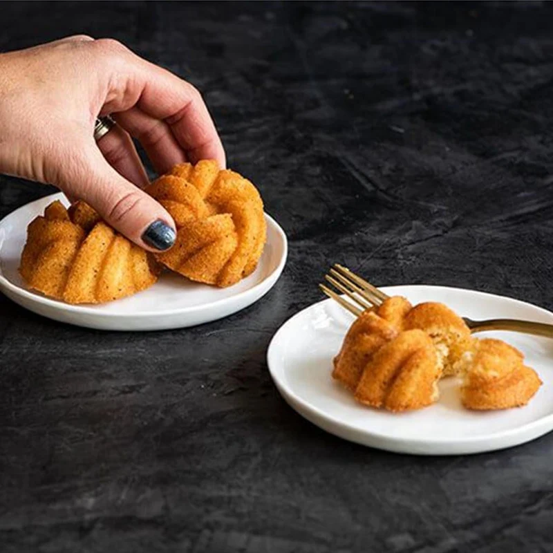 Molde Braided Bundtlette Pan Nordic Ware 75º Aniversario