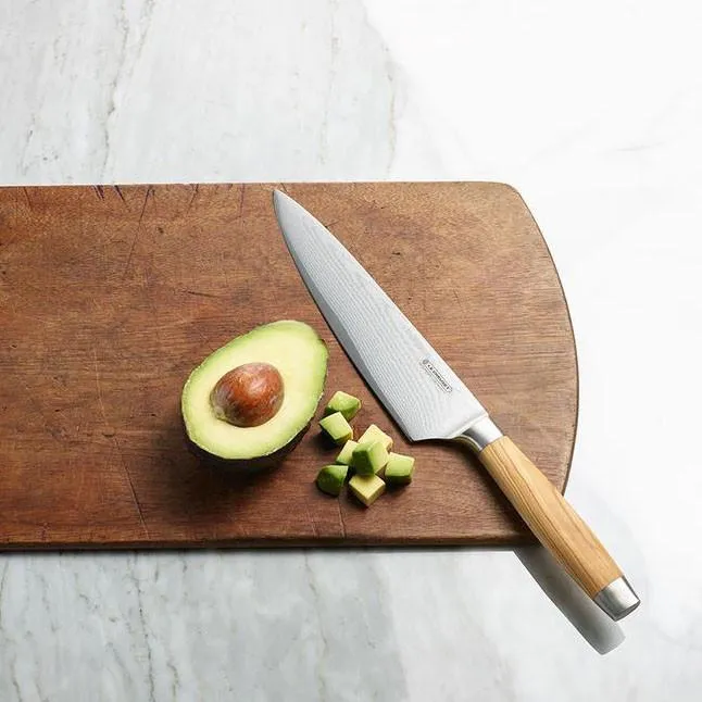 Cuchillos Le Creuset de acero damasco con mango de madera de olivo