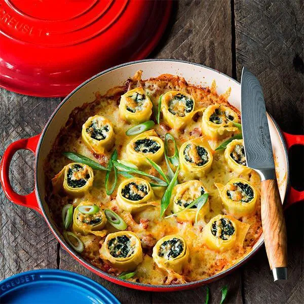 Cuchillos Le Creuset de acero damasco con mango de madera de olivo