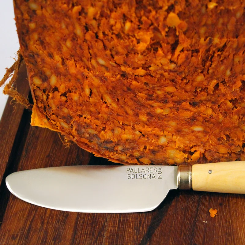 Cuchillo de mantequilla, paté y sobrasada Pallarès