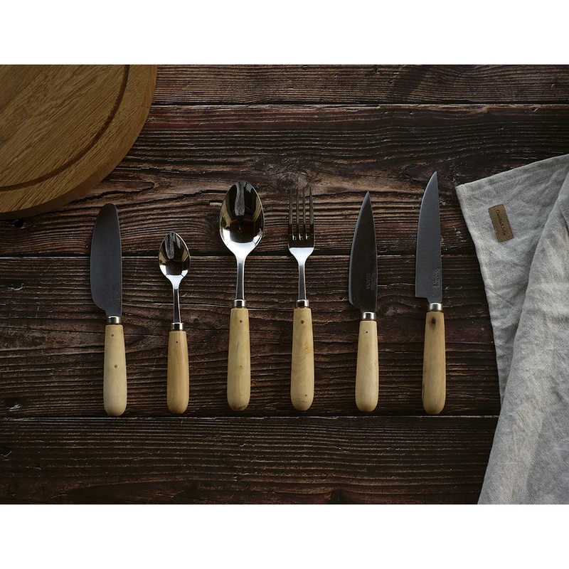 Cuchillo de mantequilla, paté y sobrasada Pallarès