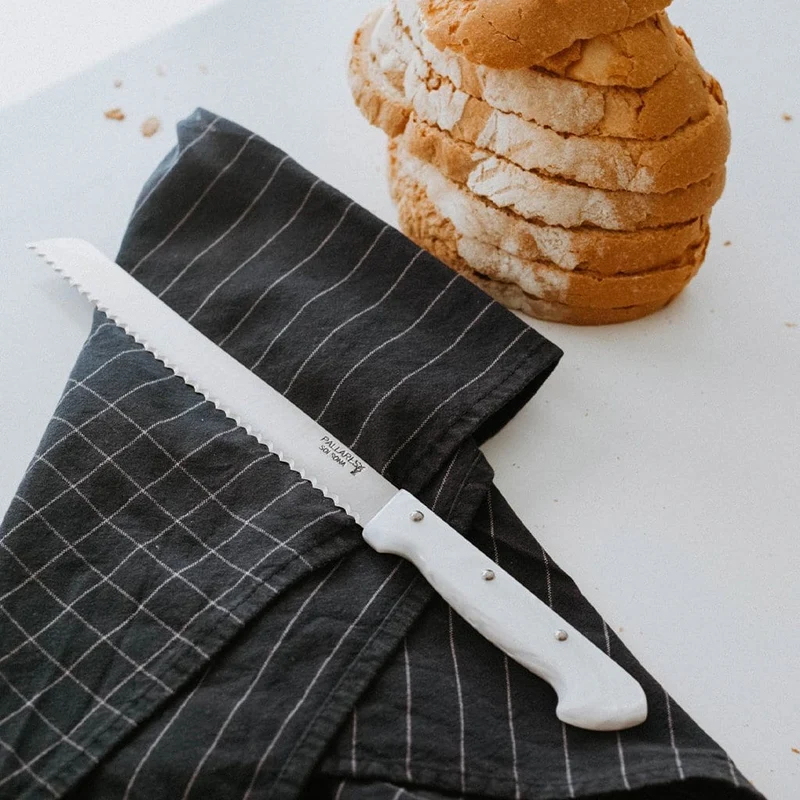 Cuchillo de pan Pallarès de acero inoxidable con mango de nácar