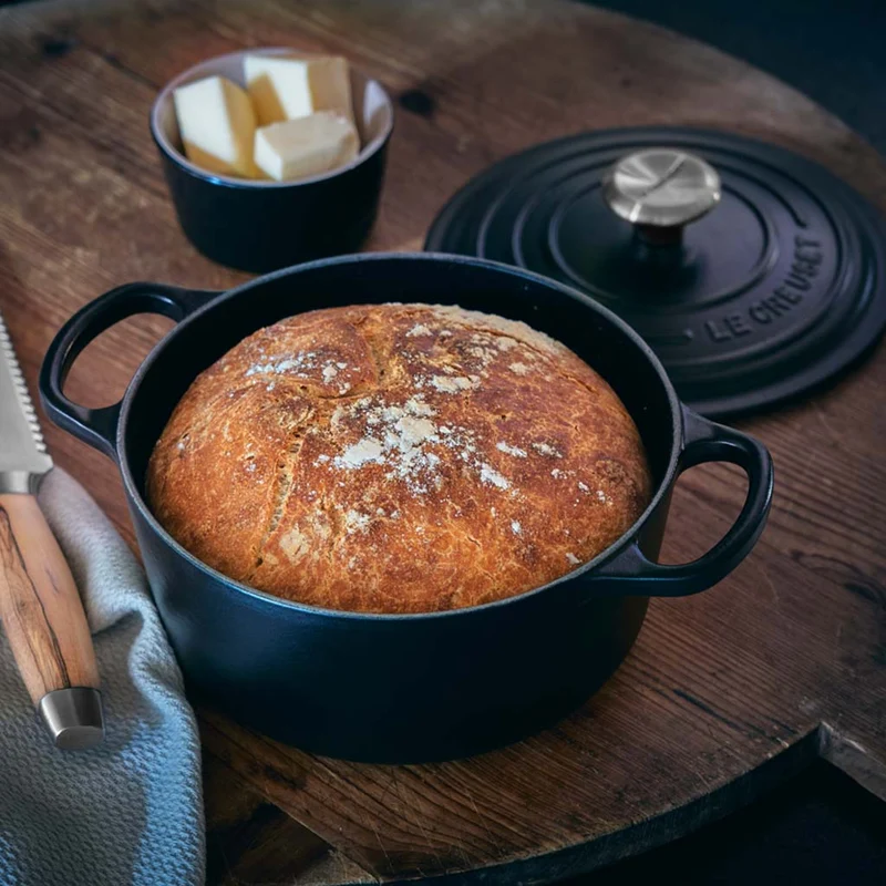 Cocotte redonda baja Signature Le Creuset