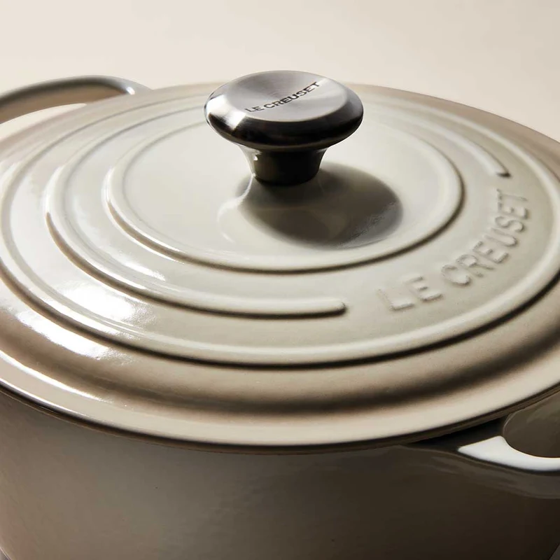 Cocotte redonda baja Signature Le Creuset