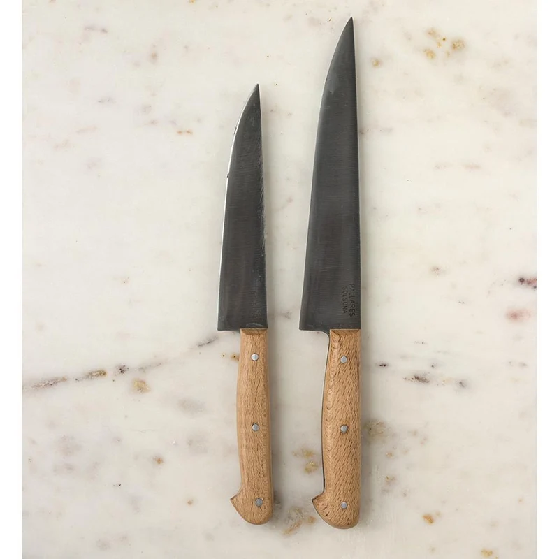 Cuchillo de cocina Pallarès de acero carbono con mango de haya