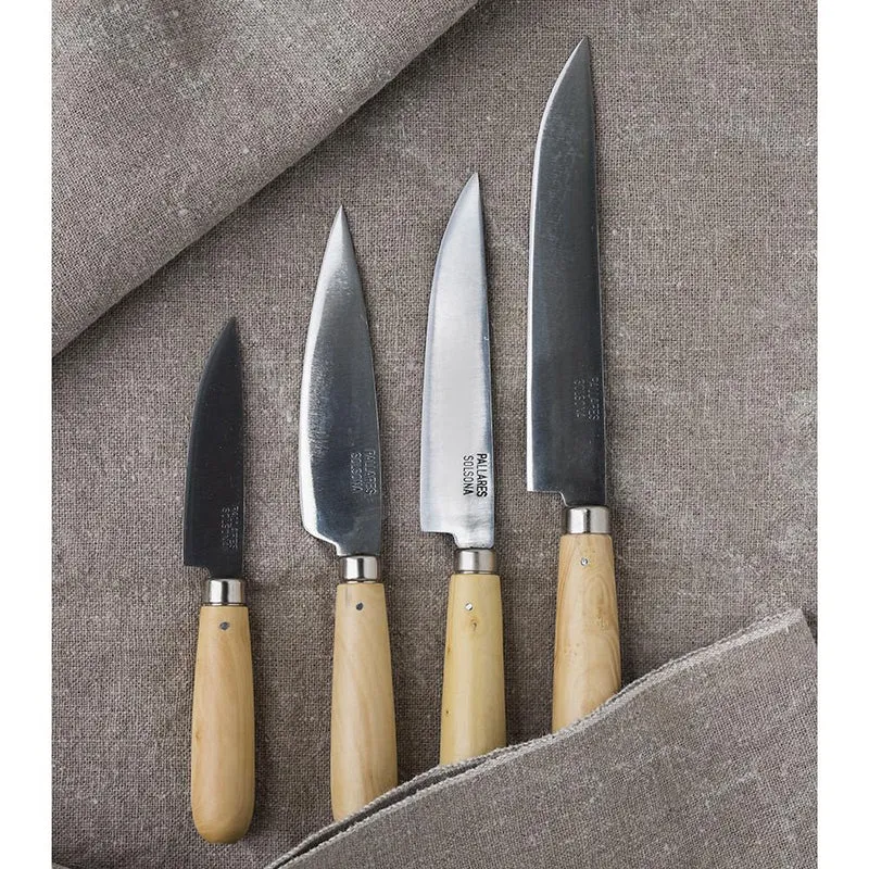 Cuchillo de cocina Pallarès de acero carbono con mango de boj