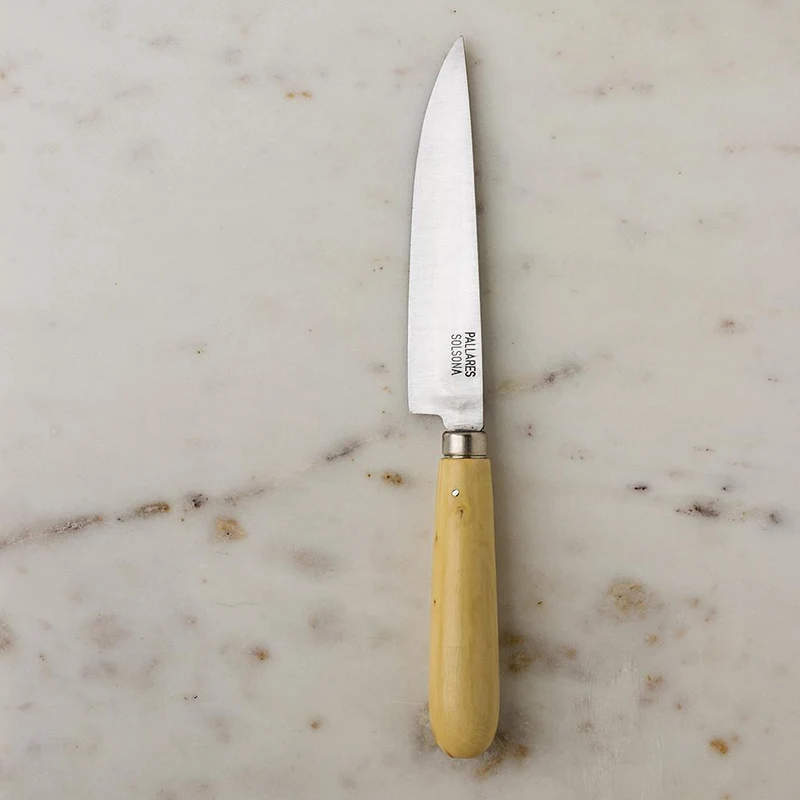 Cuchillo de cocina Pallarès de acero carbono con mango de boj