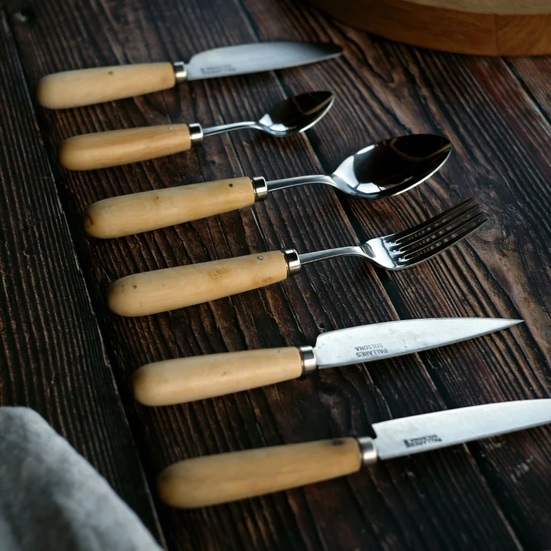 Cuchillo de cocina Pallarès de acero carbono con mango de boj