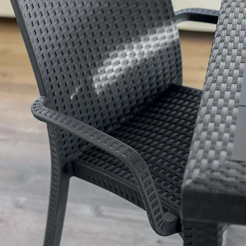 Verona Rattan Sedia da Esterno Con Braccioli Impilabile In Polipropilene