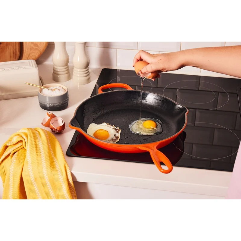 23 cm - Evolution Padella Bassa Doppio Becco In Ghisa Vetrificata