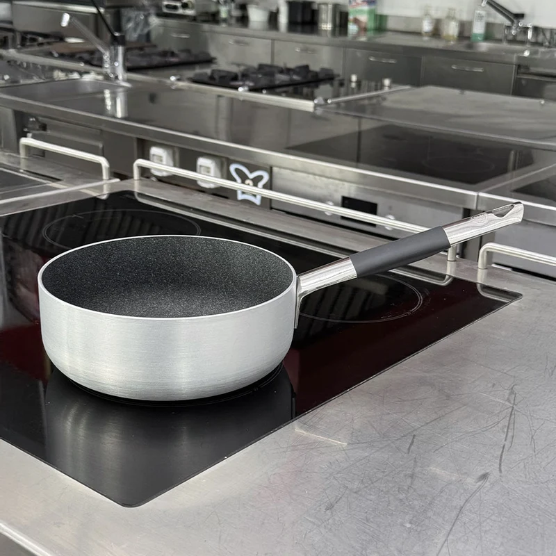 SharkSkin Padella Alta Svasata In Alluminio Antiaderente Con Manico In Acciaio Inox Cool